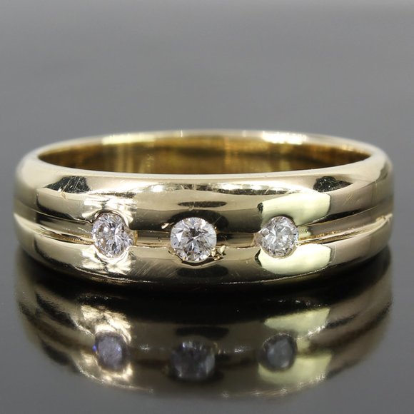 14k Yellow Gold Men's Diamond Wedding Band Ring - Picture 5 of 5